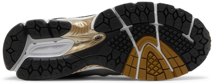 NB 1906r Metallic Silver Metallic Gold