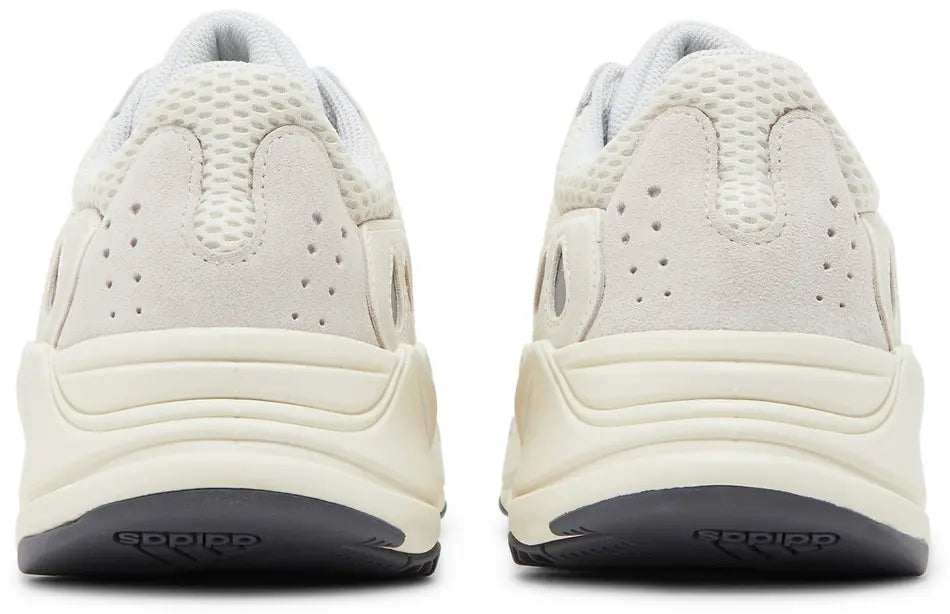 YZY Boost 700 Analog