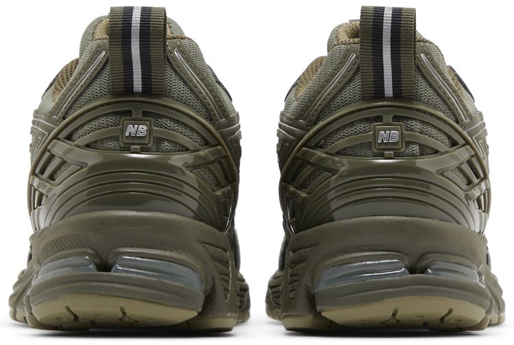 NB 1906r 'Dark Moss'