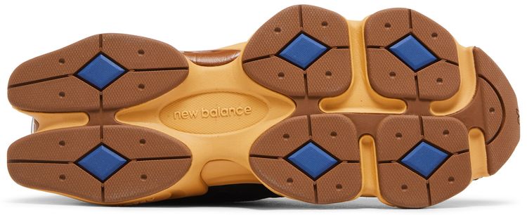 NB 9060 Black Royal Gum