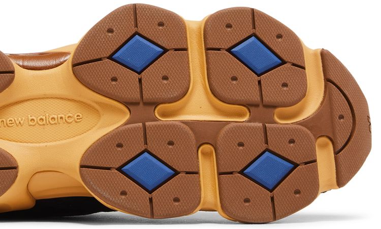 NB 9060 Black Royal Gum