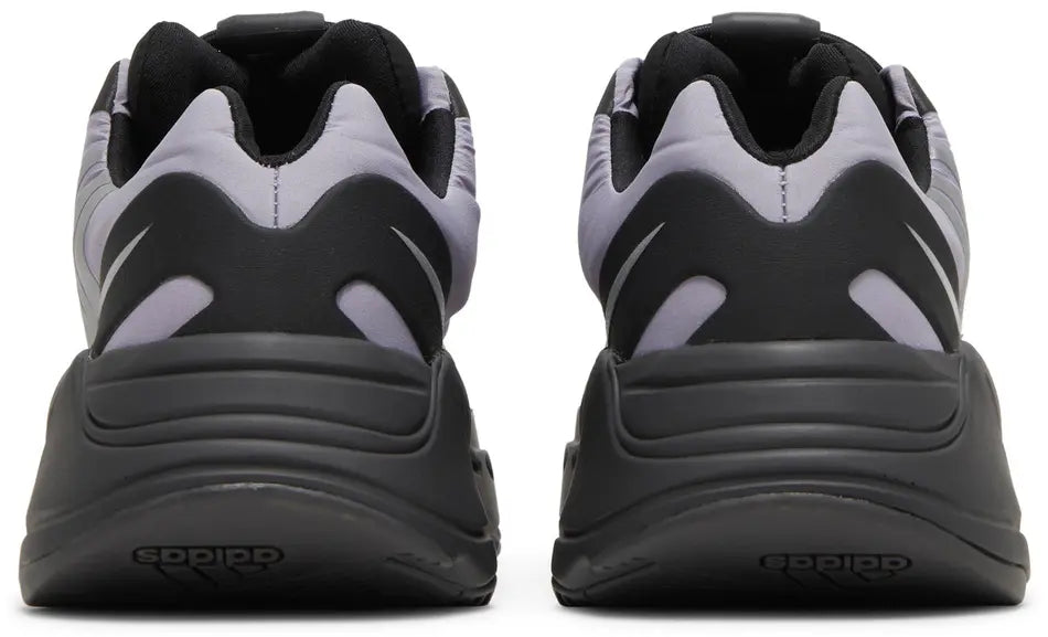 YZY Boost 700 Mnvn Geode