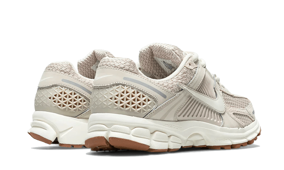 NKE Zoom Vomero 5 Light Orewood Brown